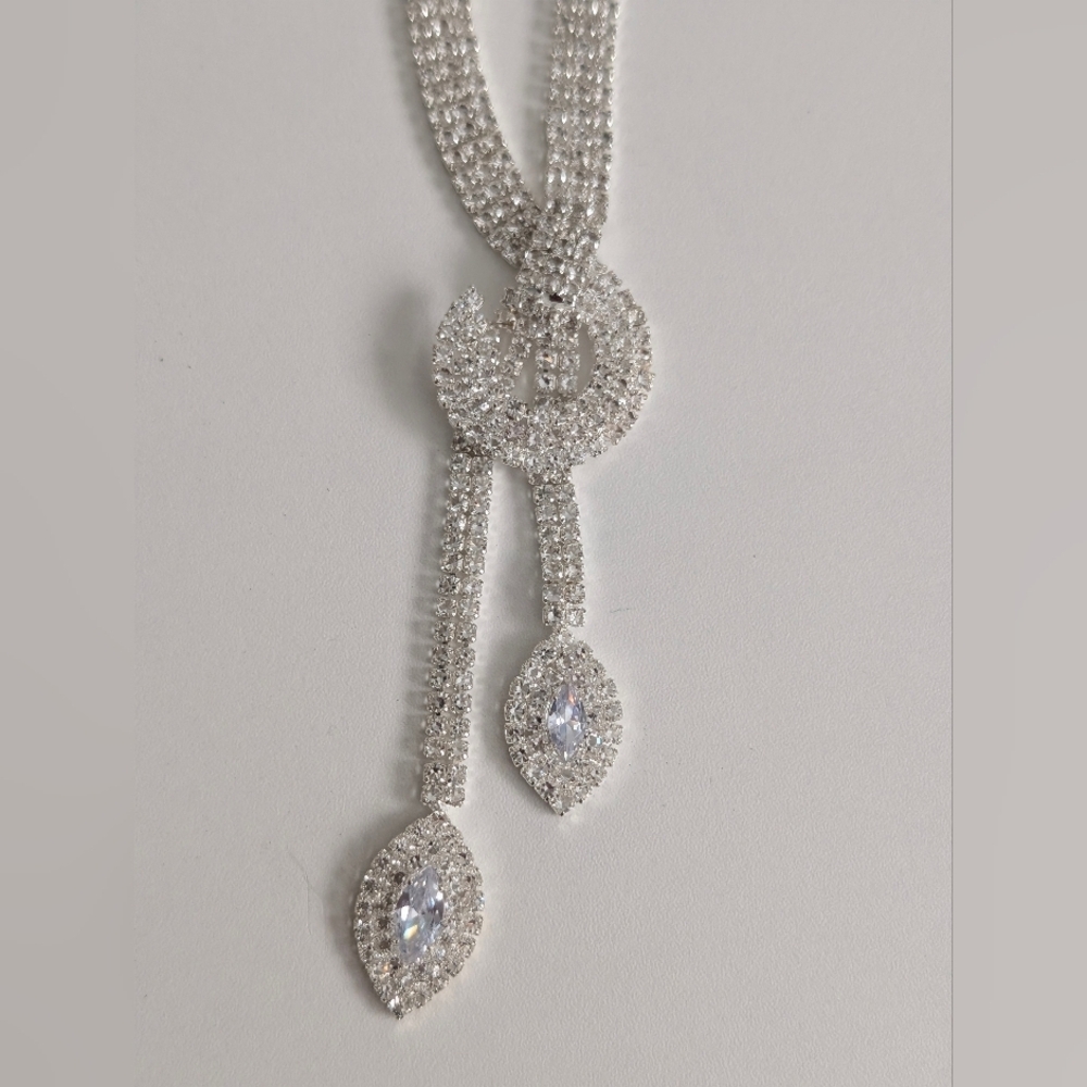 Elegant Silver Necklace with Crystal Accents